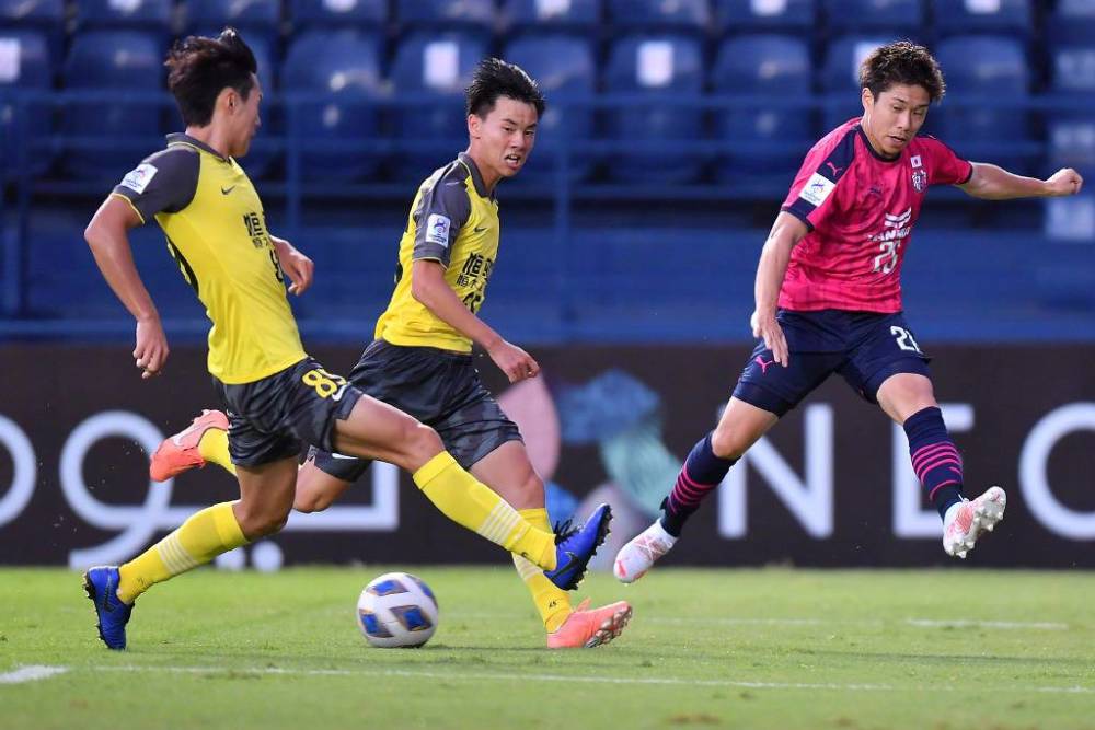 加时末段那不勒斯调整名单以备亚冠；手感冰凉环节打磨；管理层满意；阵容厚度经受考验的简单介绍